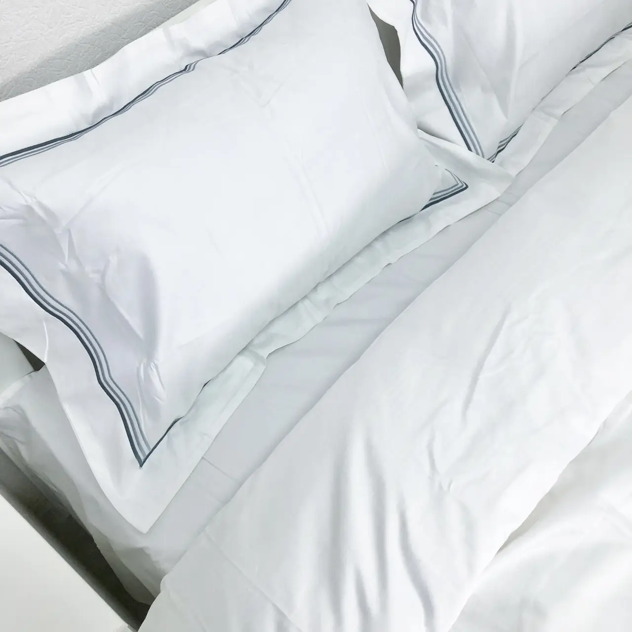 Постільна білизна Woodbury’s Luxury White сатин-люкс