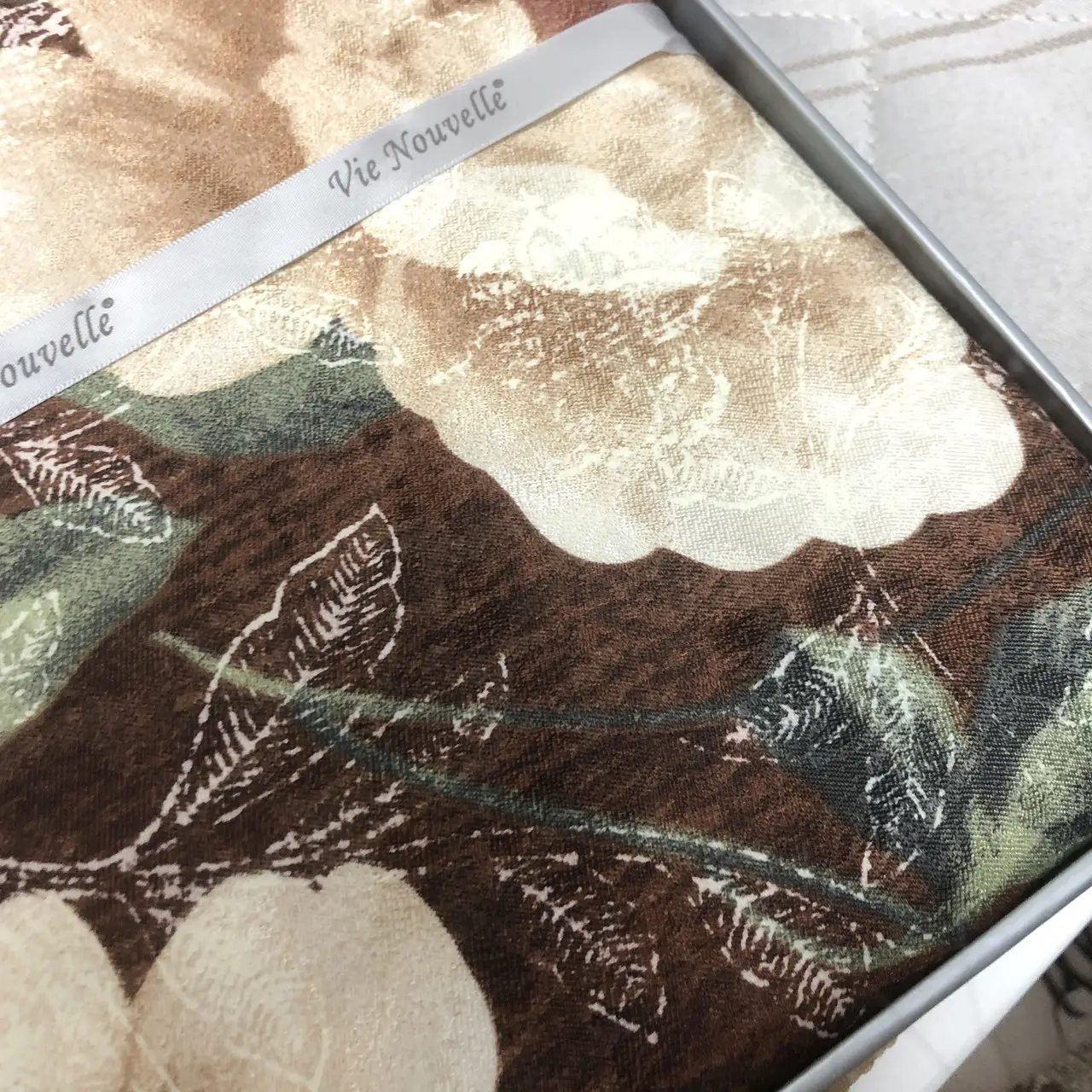 Постільна білизна Vie Nouvelle жаккард із шовковою вишивкою євро 200х220 JE-001