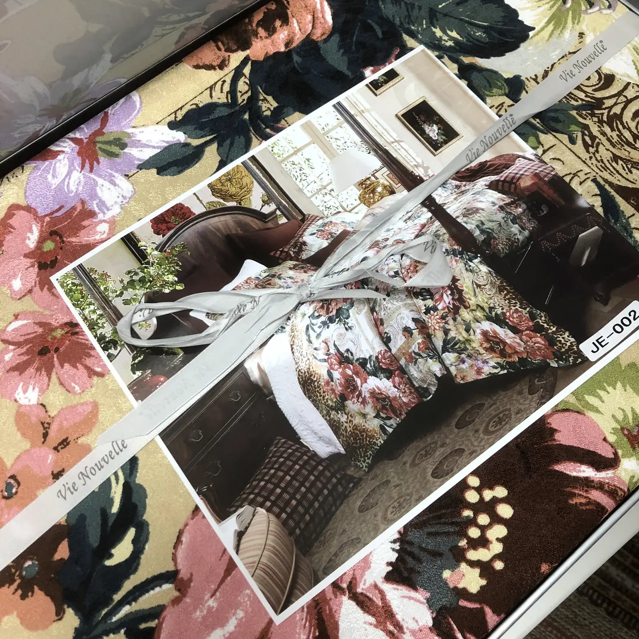 Постільна білизна Vie Nouvelle жаккард із шовковою вишивкою євро 200х220 JE-002