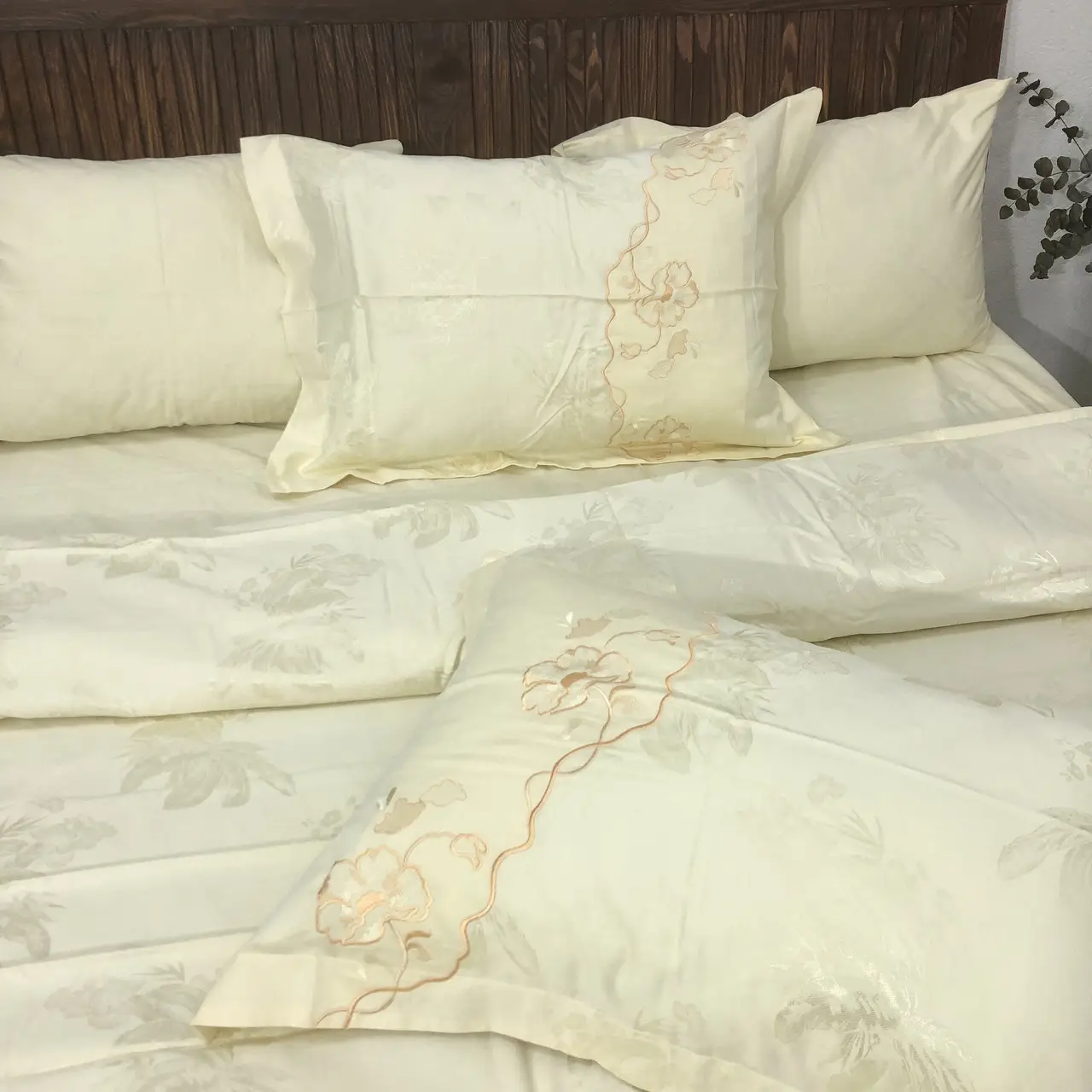 Постільна білизна Ailin жаккард з вишивкою євро 200×220 JE-41