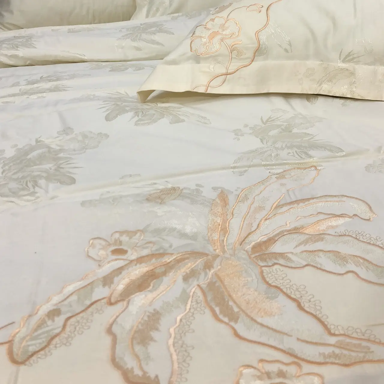 Постільна білизна Ailin жаккард з вишивкою євро 200×220 JE-41