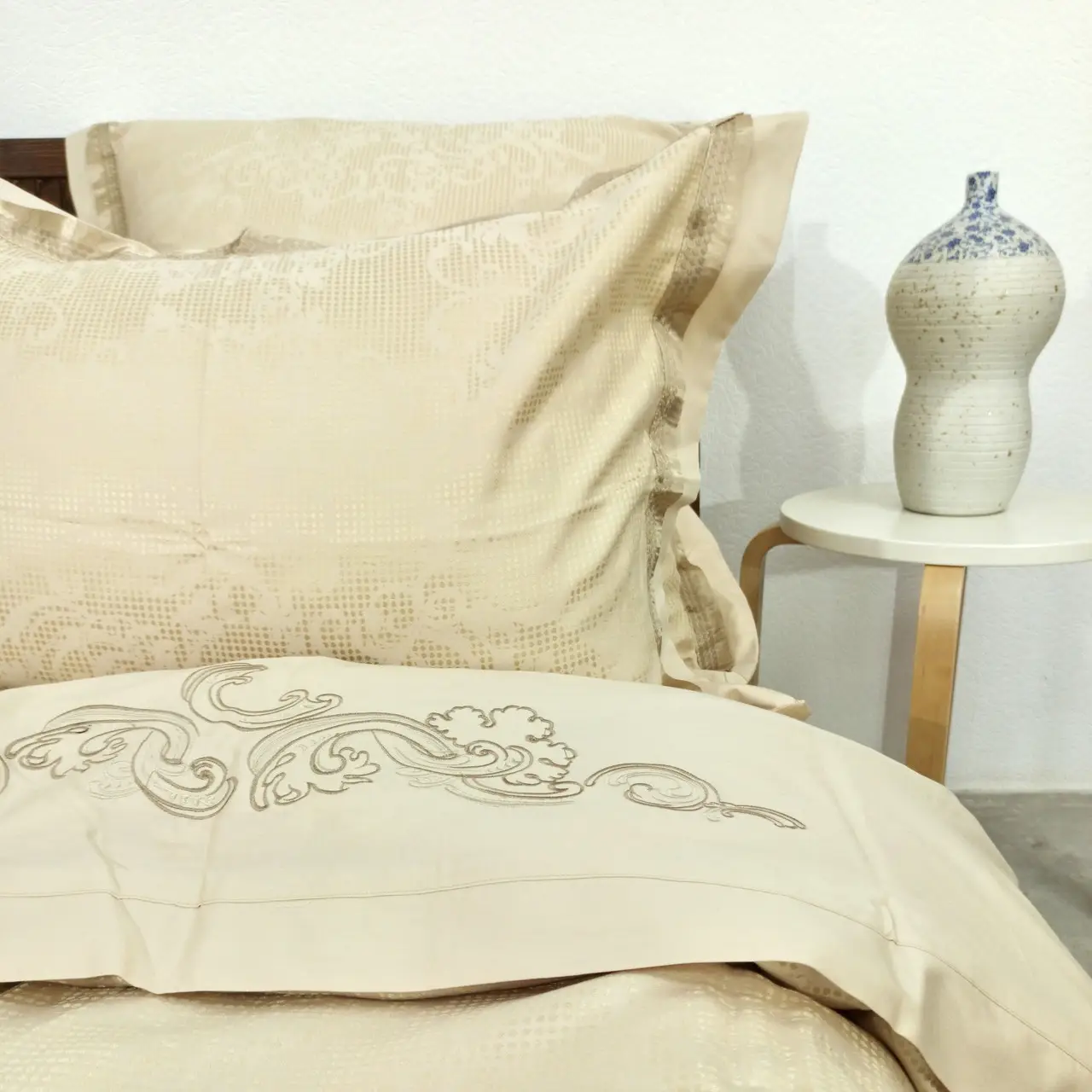 Постельное белье Vie Nouvelle жаккард с шёлковой вышивкой евро 200х220 JE-A005