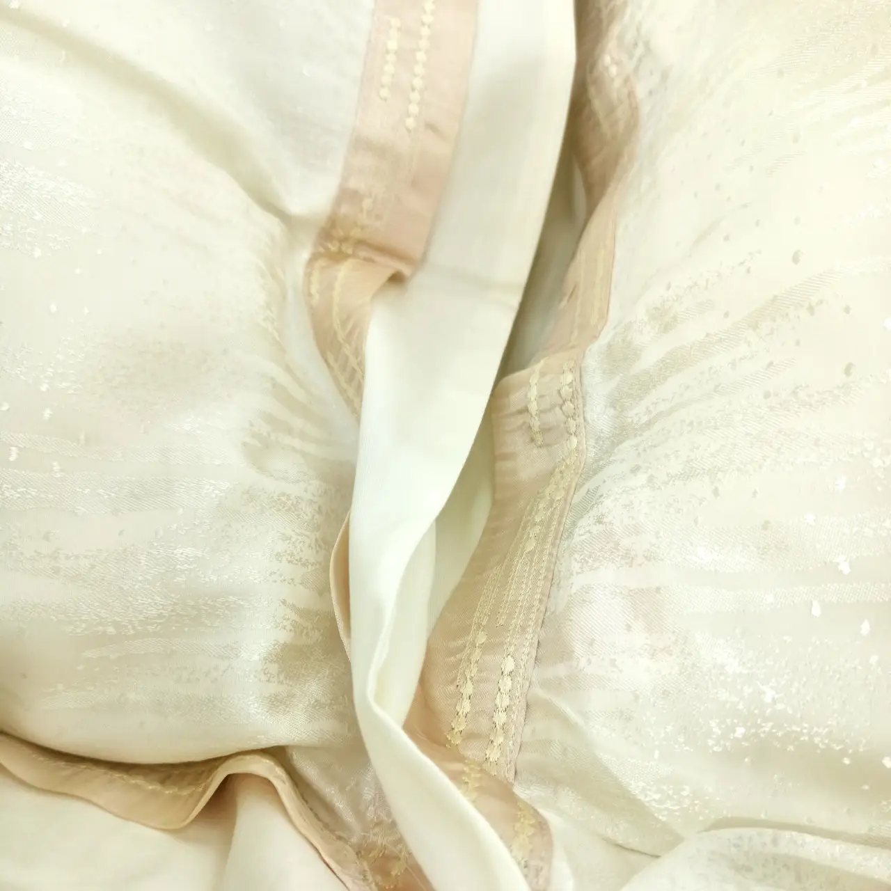 Постільна білизна Vie Nouvelle жаккард із шовковою вишивкою євро 200х220 JE-A009