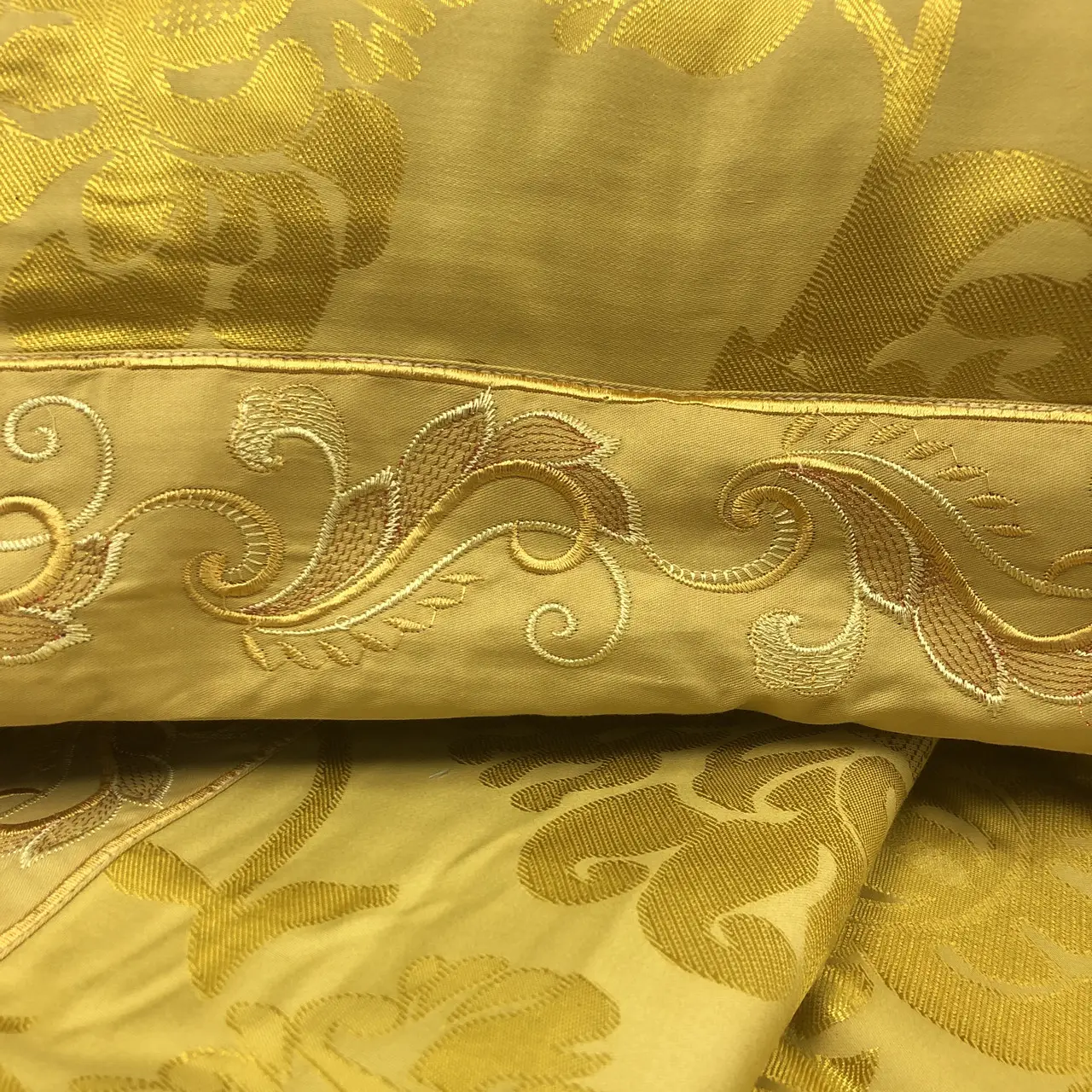 Постільна білизна Vie Nouvelle жакард з вишивкою євро 200×220 JE-056