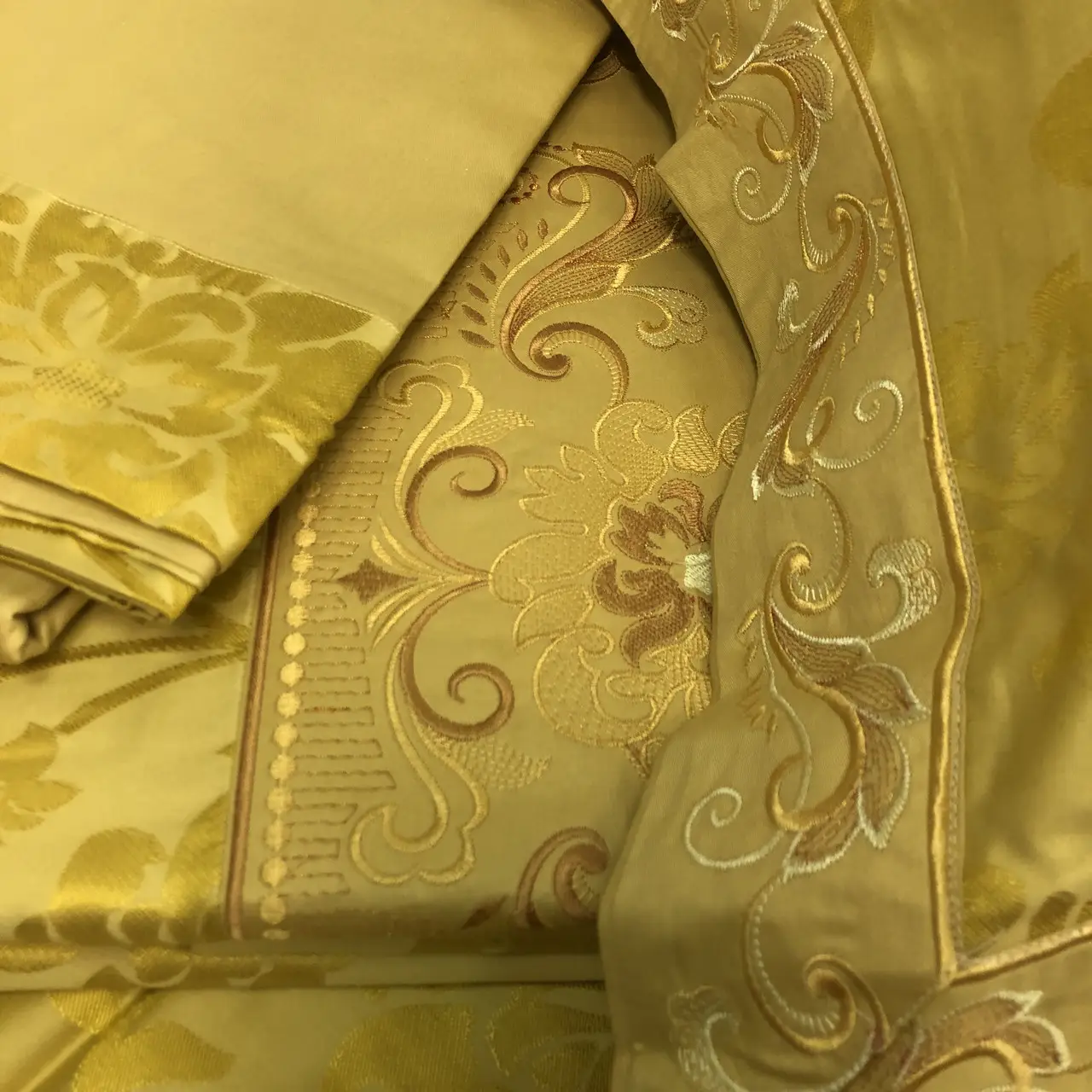 Постільна білизна Vie Nouvelle жакард з вишивкою євро 200×220 JE-056