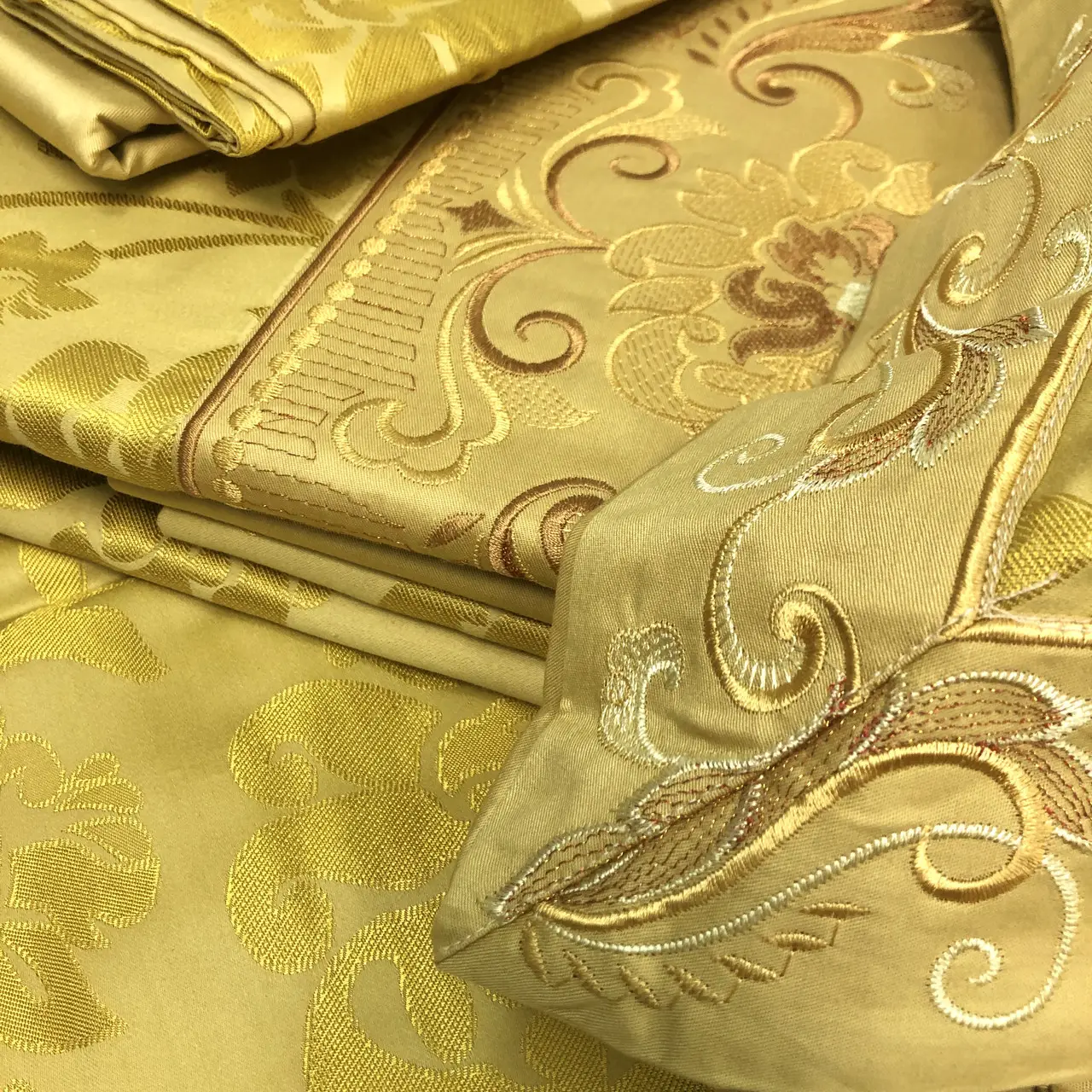 Постільна білизна Vie Nouvelle жакард з вишивкою євро 200×220 JE-056