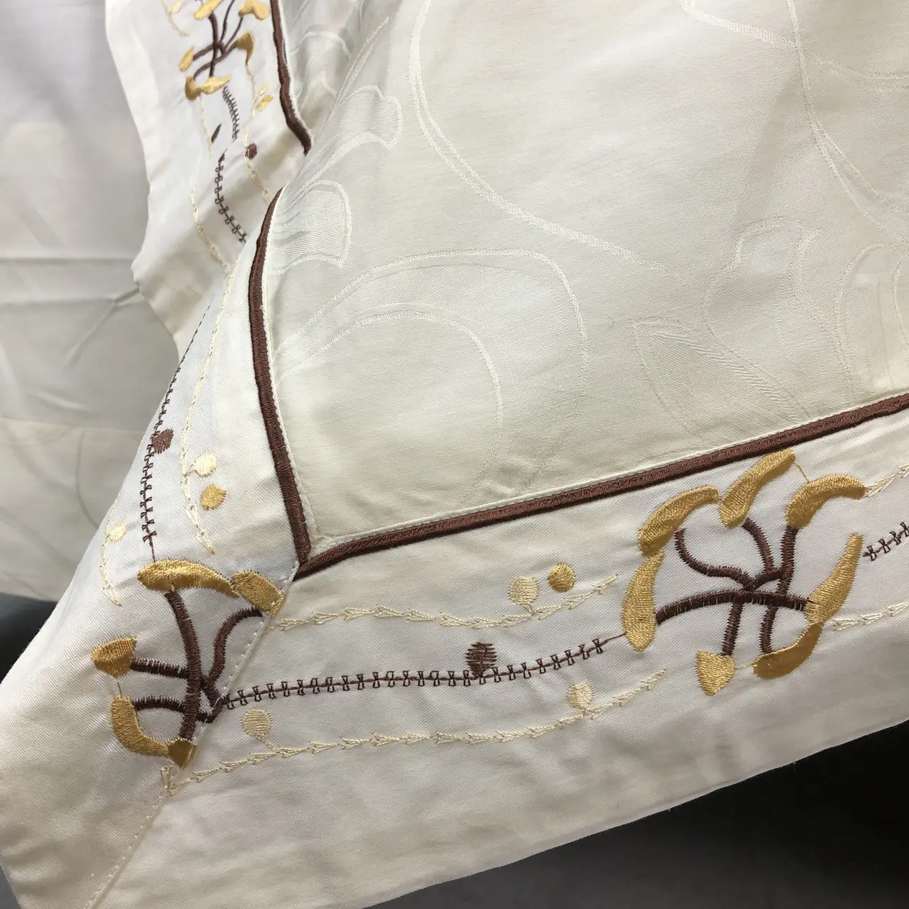 Постельное белье Ailin жаккард с вышивкой евро 200×220 JE100BE