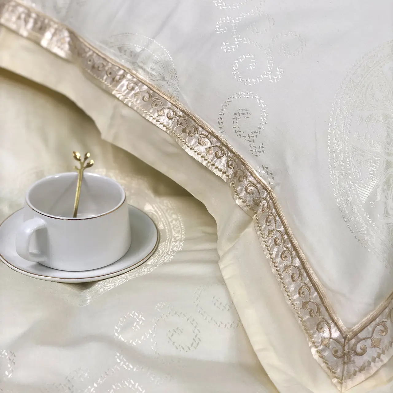 Постільна білизна Vie Nouvelle жакард з вишивкою євро 200×220 JE13