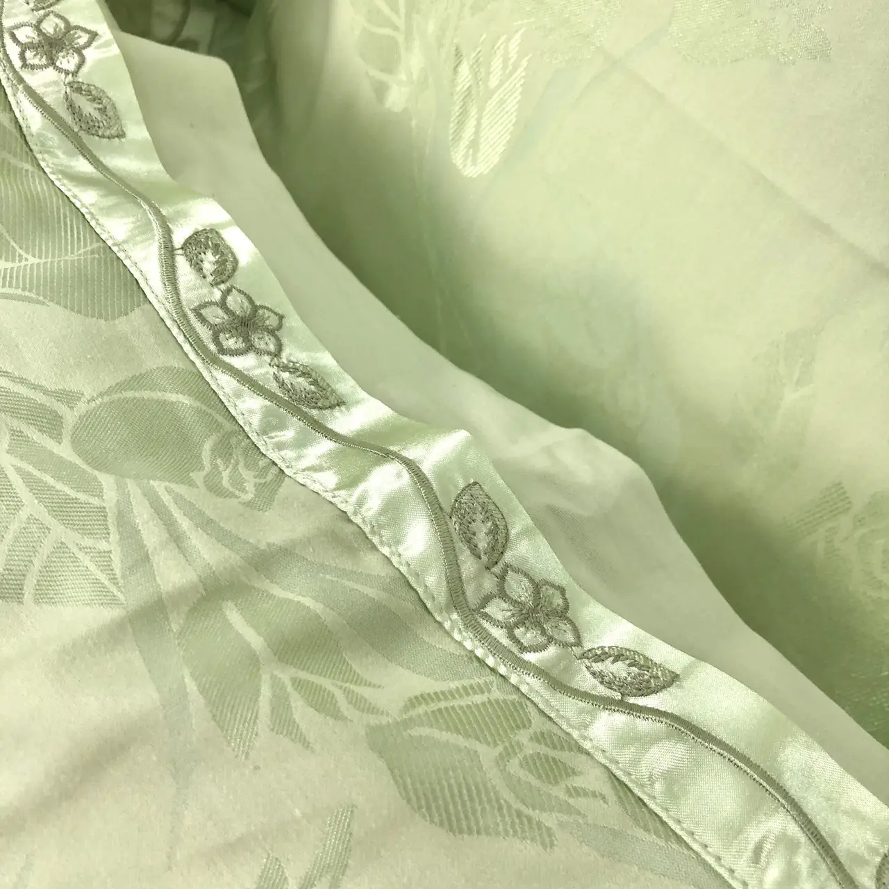 Постільна білизна Vie Nouvelle жакард з вишивкою євро 200×220 JE14