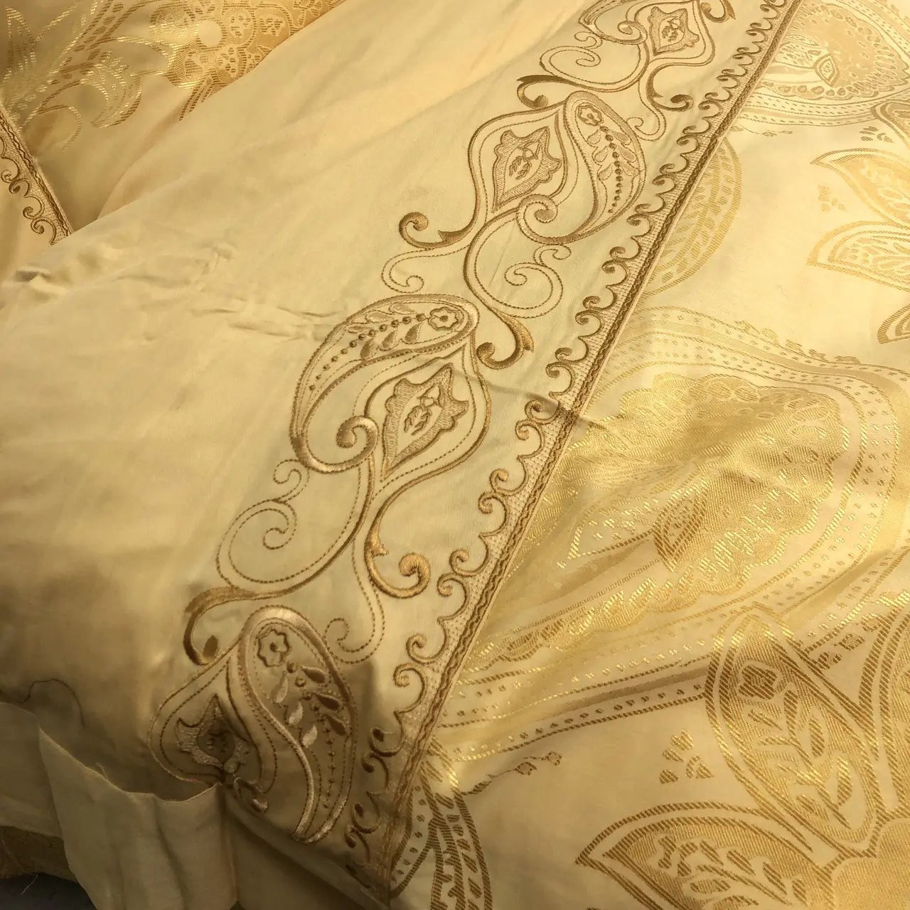 Постельное белье Vie Nouvelle жаккард с вышивкой JE-174