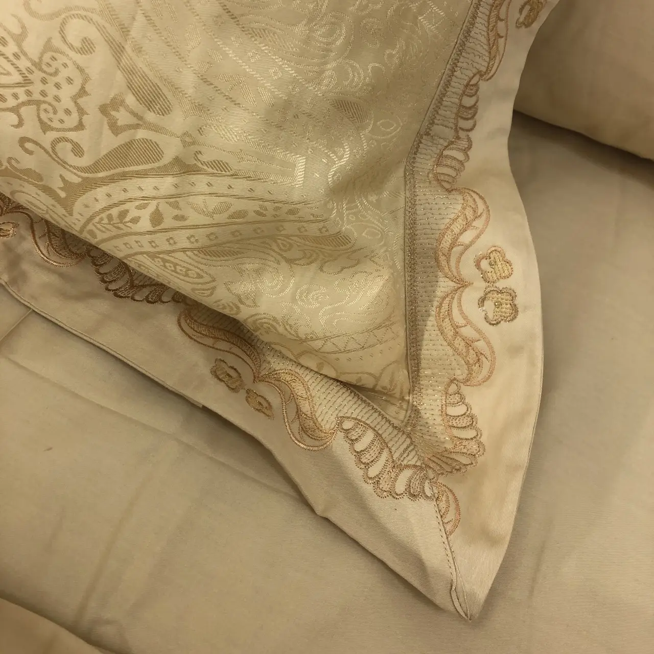 Постельное белье Ailin жаккард с вышивкой евро 200×220 JE-42E