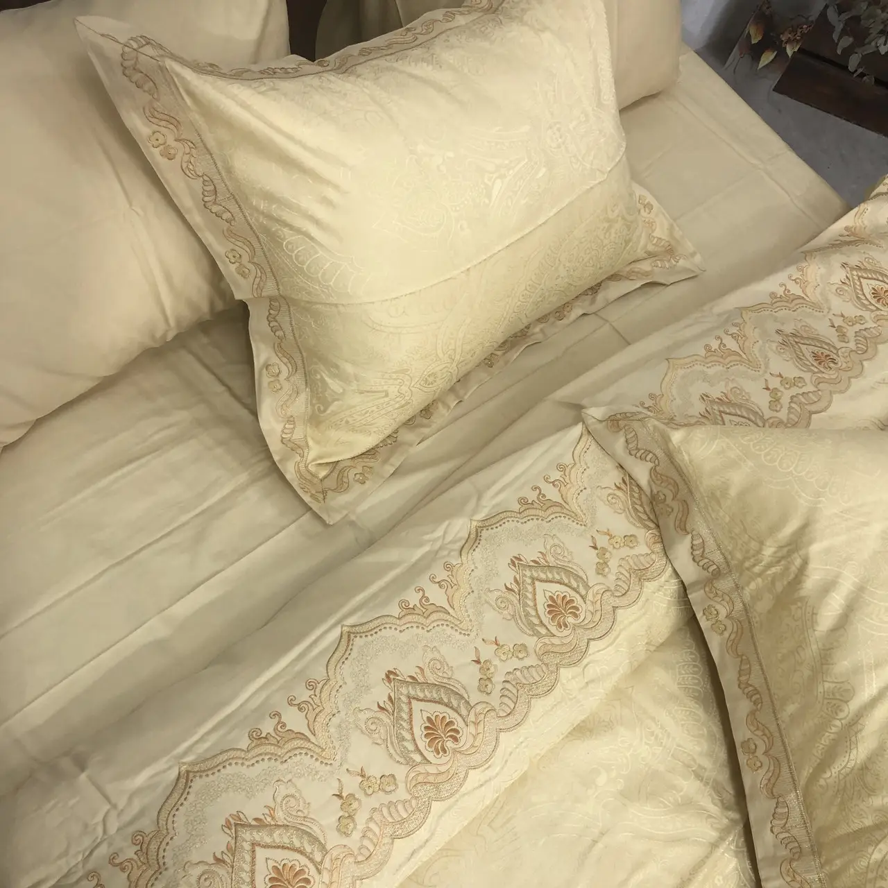 Постельное белье Ailin жаккард с вышивкой евро 200×220 JE-42E