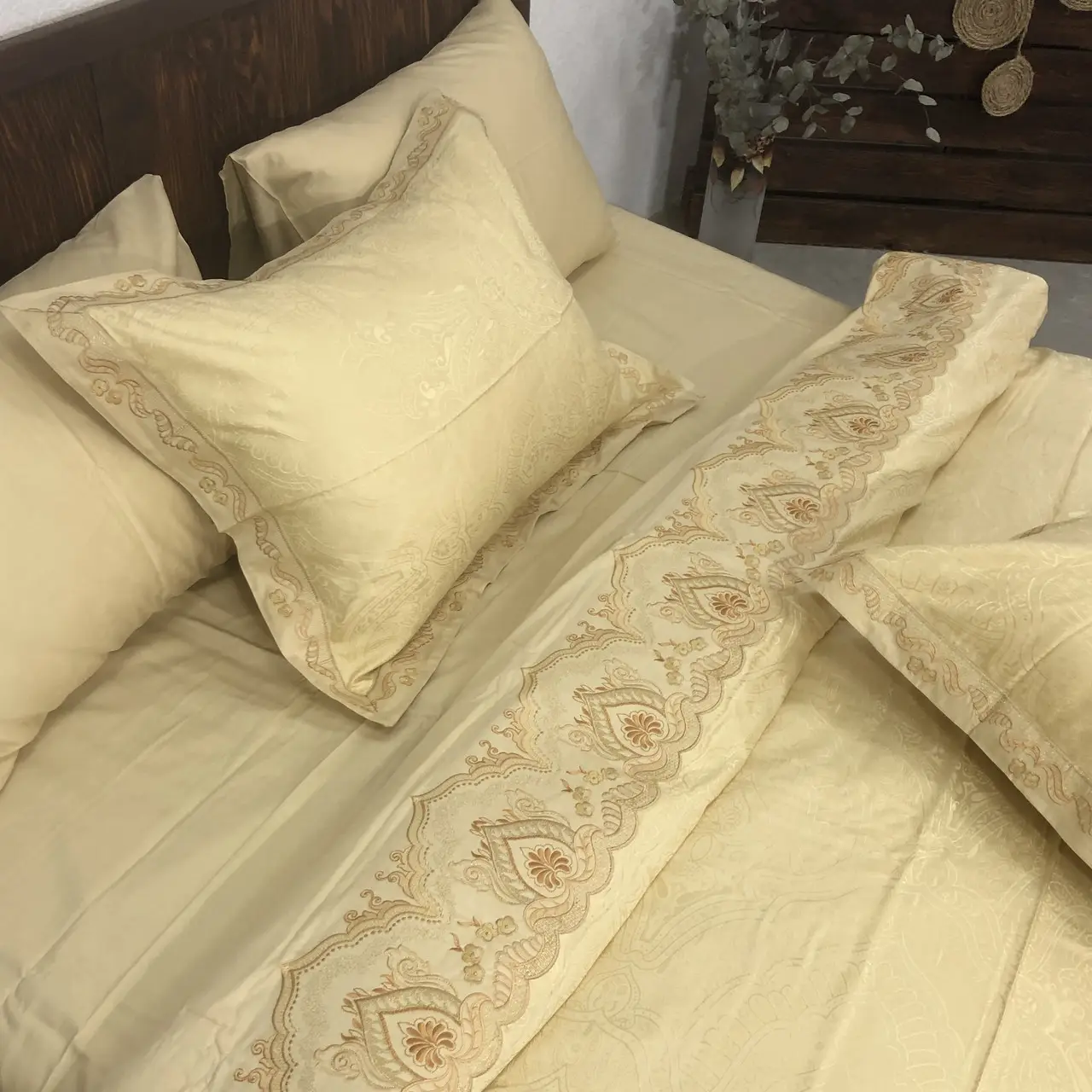 Постельное белье Ailin жаккард с вышивкой евро 200×220 JE-42E