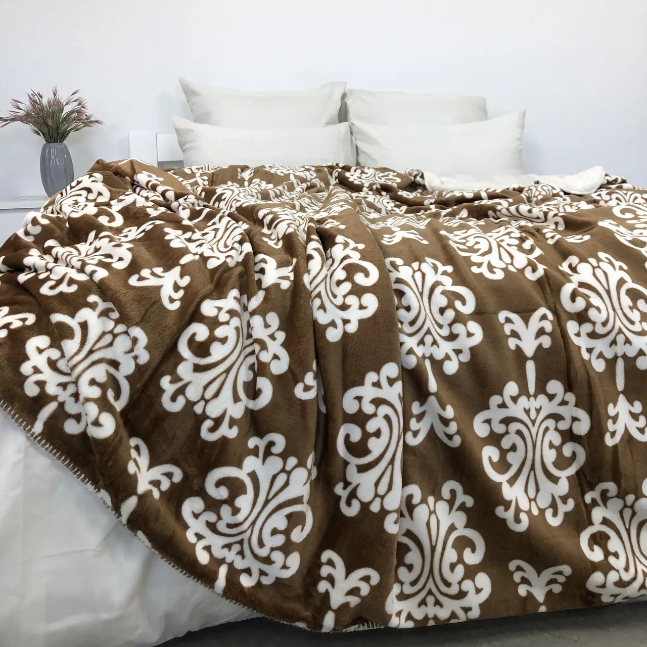 Плед покривало з овчинкою Vie Nouvelle 215×235 вензеля коричневі